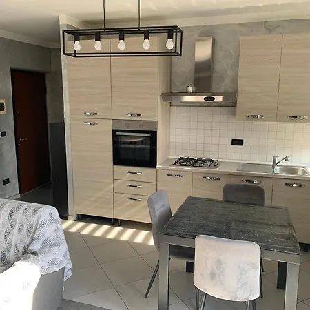Apartamento Bilocale Su Due Piani Vicino Centro Turín