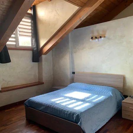 Bilocale Su Due Piani Vicino Centro Apartmán