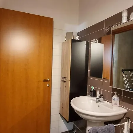 Bilocale Su Due Piani Vicino Centro Apartment